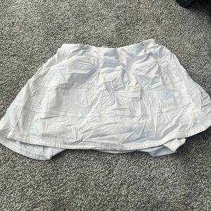 Lululemon Pace Rival Reg-rise skirt 12’ inch size 4 white